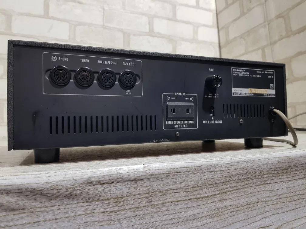 Sharp SM-1144H Rare Vintage Stereo Integrated Amplifier Tested Working