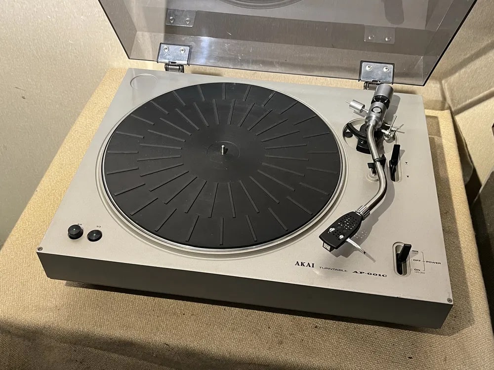 AKAI AP-001 Rare Vintage Turntable Warranty Belt Drive Auto Stop AT-11