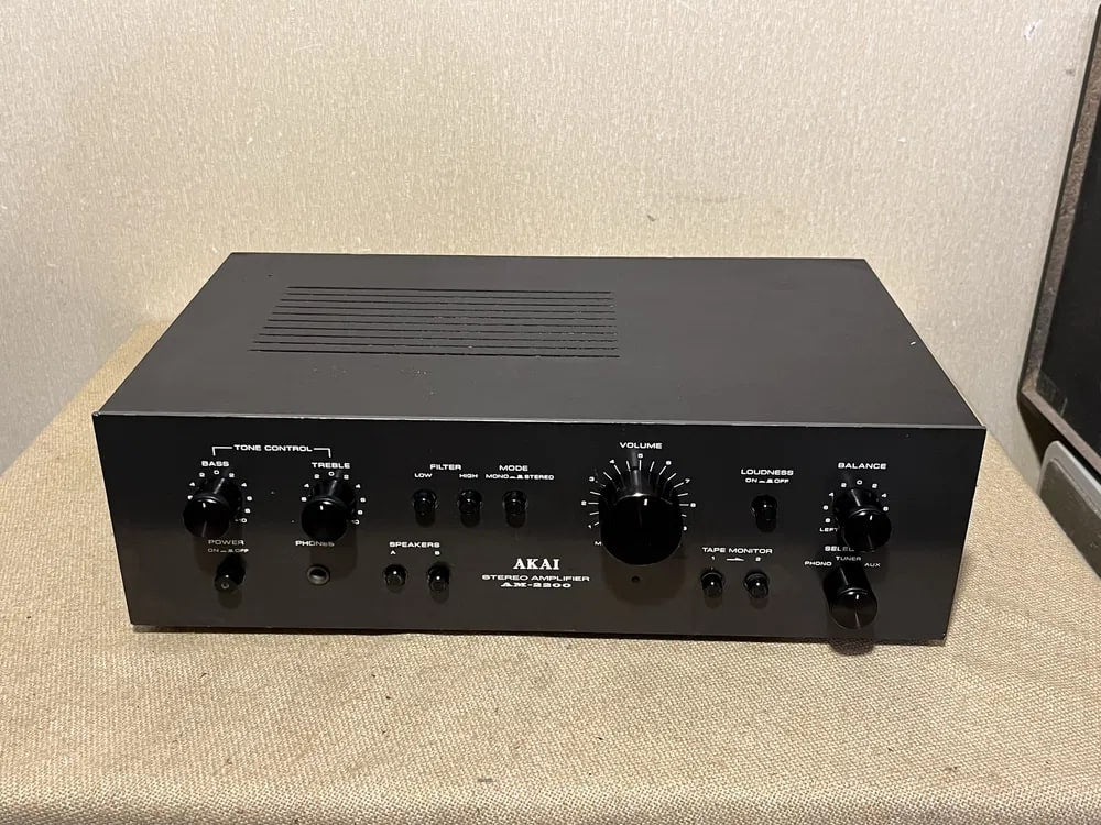 AKAI AM-2200 Rare Vintage Stereo Amplifier Warranty Tested Hi-Fi Serviced