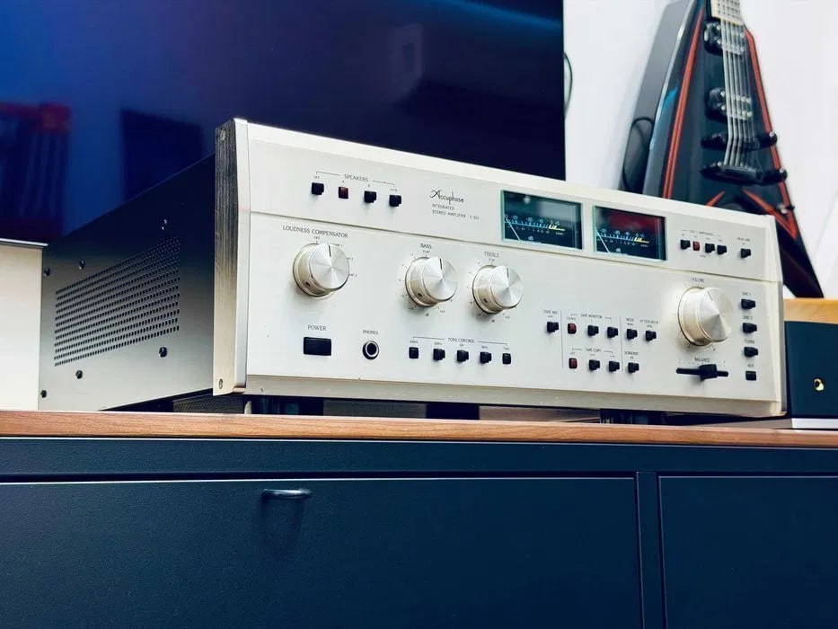 Accuphase E-303 Rare Vintage Integrated Amplifier Serviced Warranty Stereo