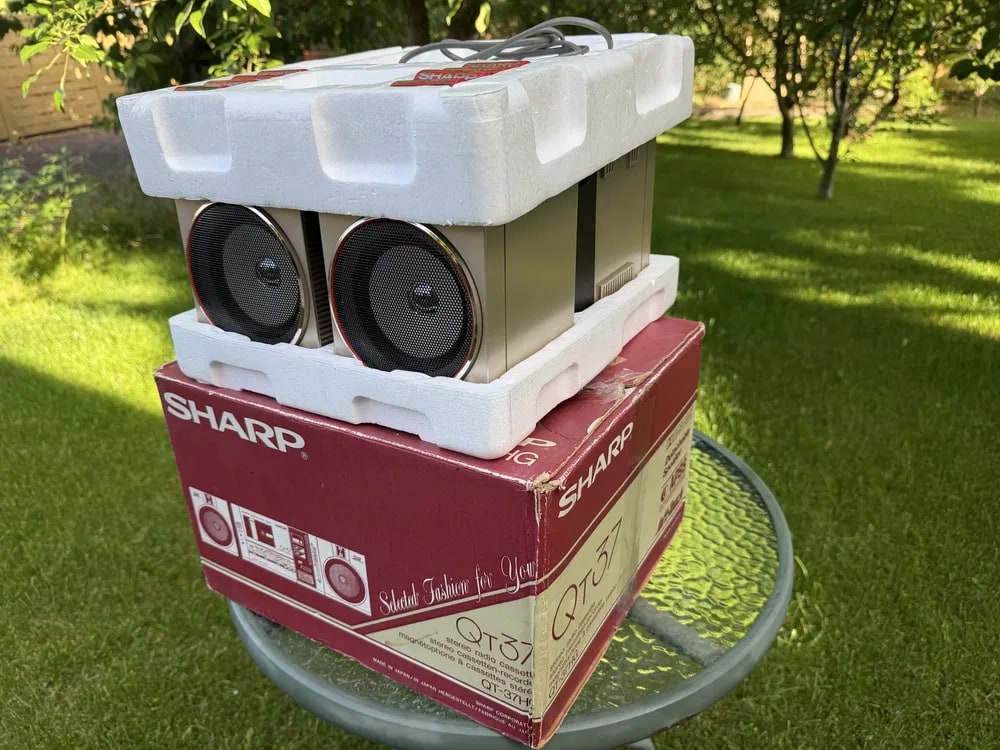 Sharp QT-37 Rare Vintage Mint Collectible Japan Boombox Getto blaster Warranty