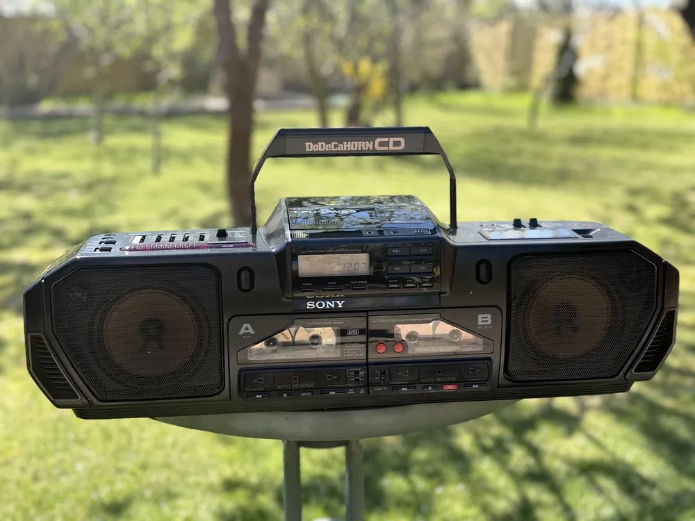 Sony CFS-DW 95 Rare Vintage Mint Boombox Warranty Tested Built-in Subwoofer 100V
