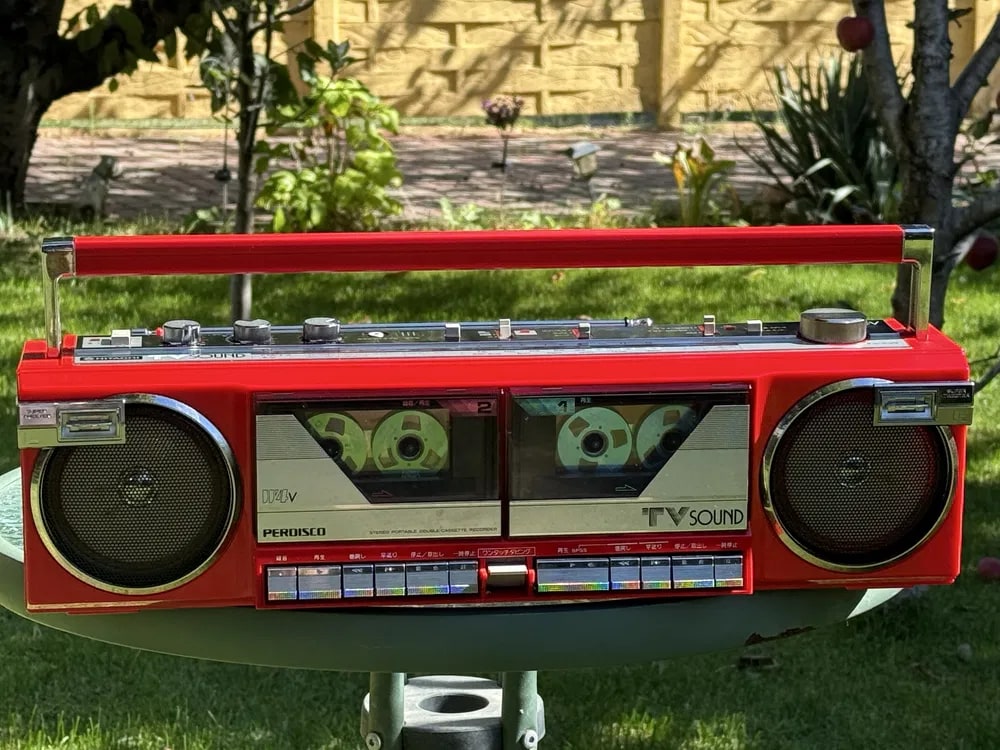 Hitachi W4V Rare Vintage MINT Cassette Boombox Warranty Tested Red +original Box