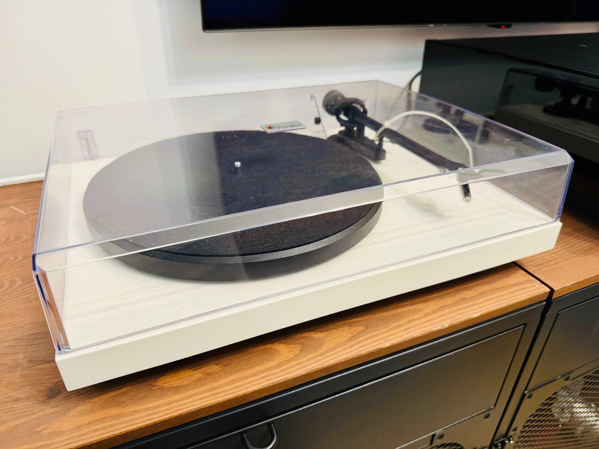 Pro-Ject Debut III Rare Vintage MINT Turntable Tested Working White