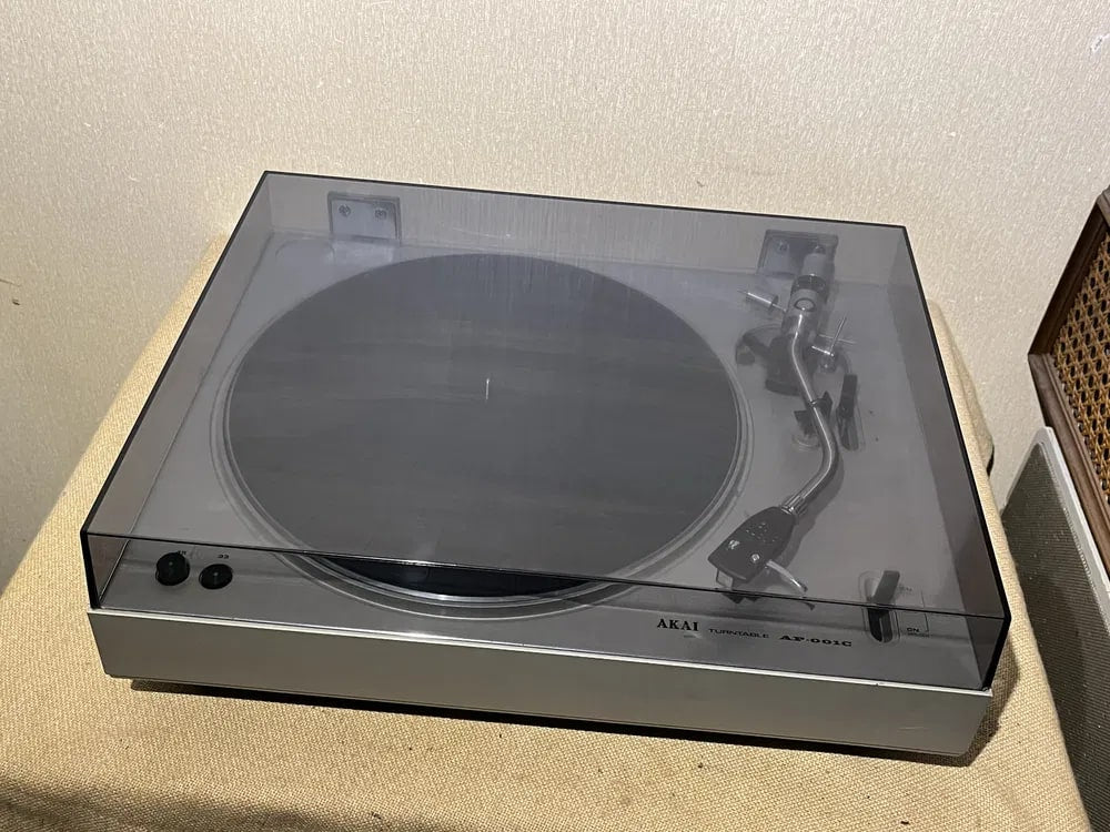 AKAI AP-001 Rare Vintage Turntable Warranty Belt Drive Auto Stop AT-11