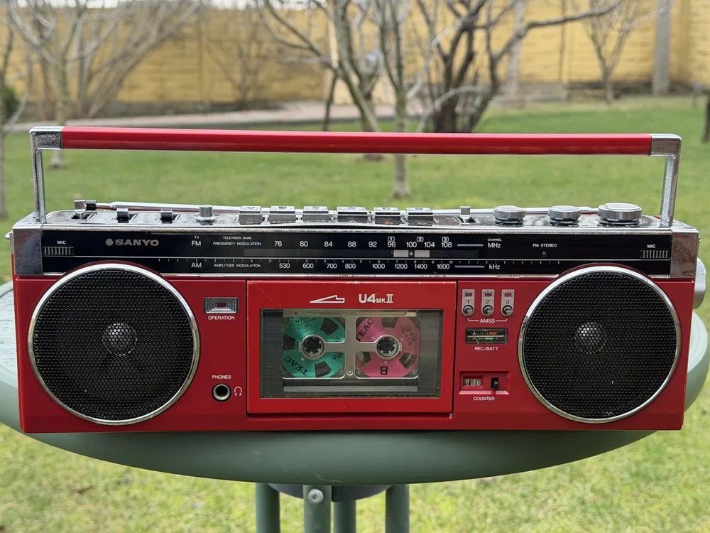 Sanyo MR-U4mkII Rare Vintage Stereo Boombox Cassette Radio Player