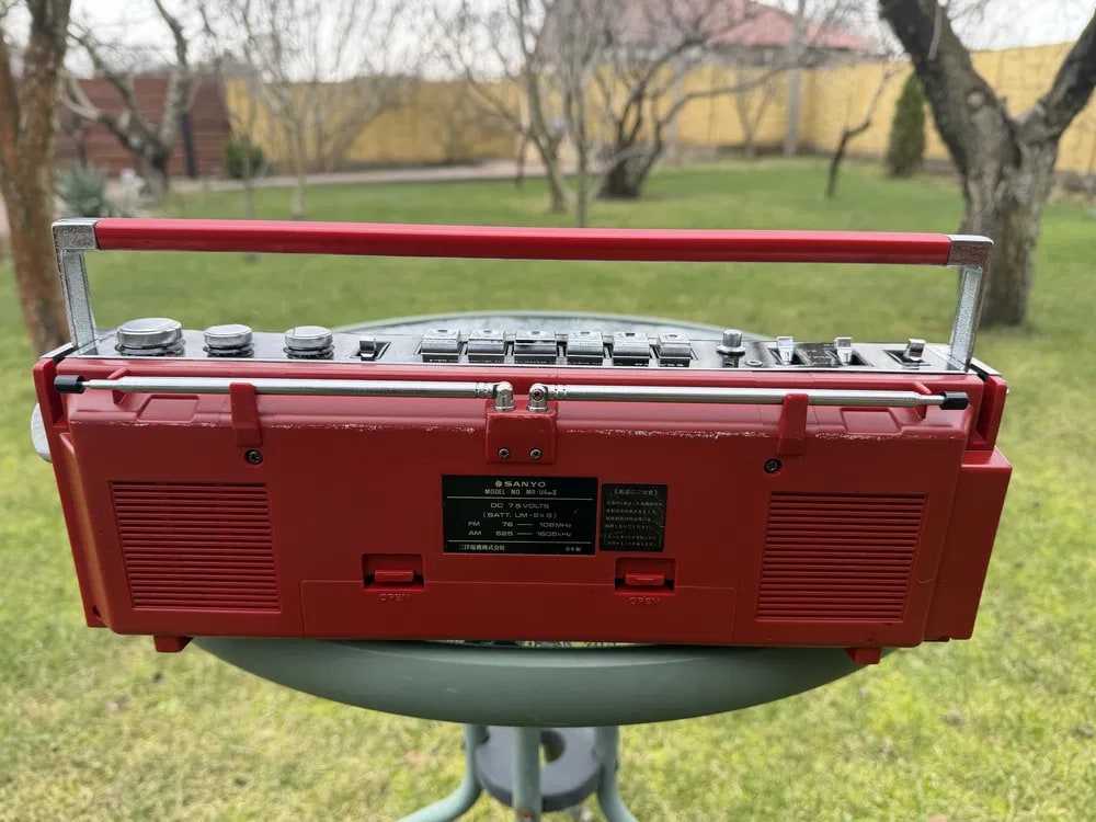 Sanyo MR-U4mkII Rare Vintage Stereo Boombox Cassette Radio Player