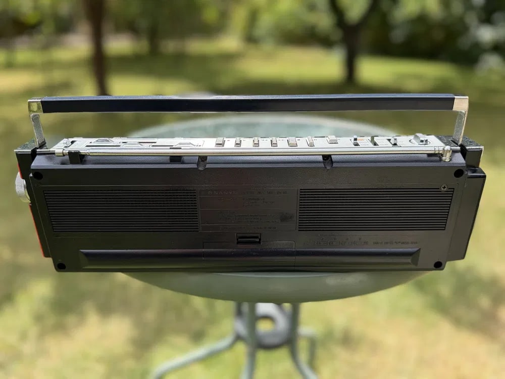 Весна Sanyo U4 SL Rare Vintage Boombox Serviced Cassette AM/FM Radio Portable