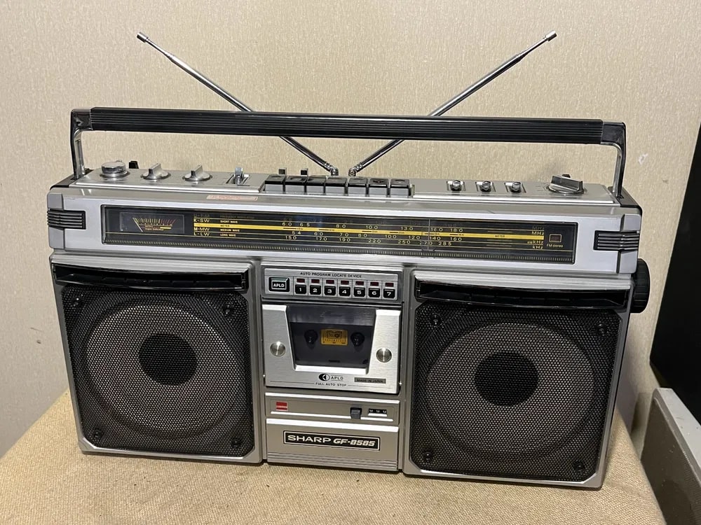 SHARP GF-8585E Rare Vintage MINT Boombox Working Stereo Cassette Radio
