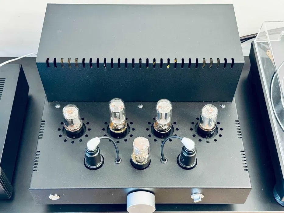 LinuxManiac / Дмитро Афанасьєв Tube Amplifier 6AU5GT Class A  2 x 7 W Rare New