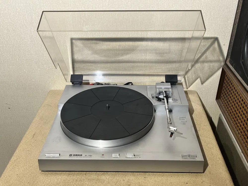 Yamaha P-751 Rare Vintage Turntable Warranty Quartz Direct Drive