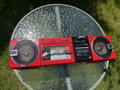Sanyo MR-FF2 Rare Vintage Cassette Red Cassette Boombox Ghetto blaster JDM