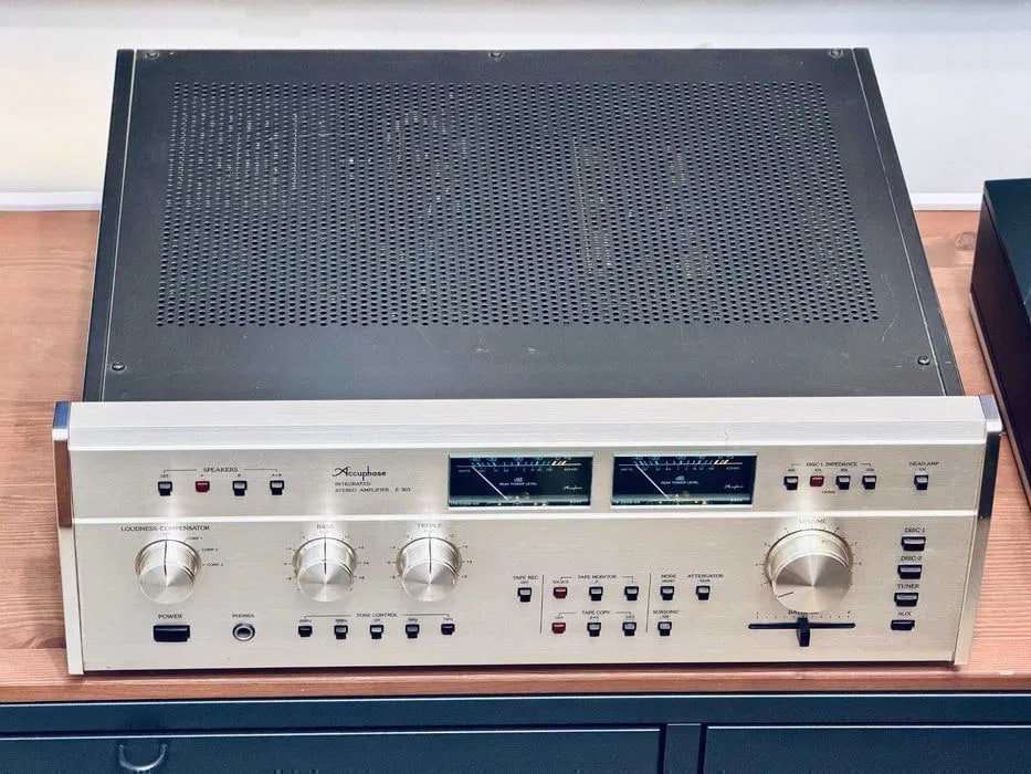 Accuphase E-303 Rare Vintage Integrated Amplifier Serviced Warranty Stereo