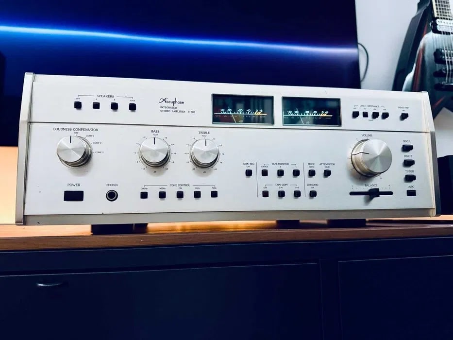 Accuphase E-303 Rare Vintage Integrated Amplifier Serviced Warranty Stereo