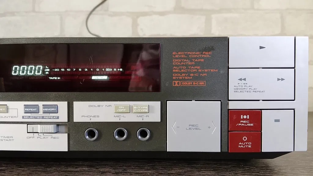AKAI HX-3 Rare Vintage Cassette Deck Warranty Stereo Dolby B/C Remote