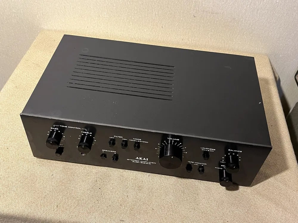 AKAI AM-2200 Rare Vintage Stereo Amplifier Warranty Tested Hi-Fi Serviced