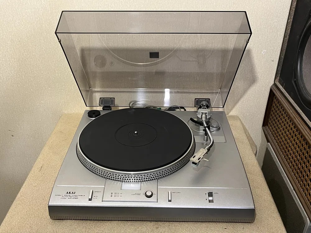 AKAI AP-D30 Rare Vintage MINT Turntable Warranty Direct Drive Hi-Fi Auto Stop
