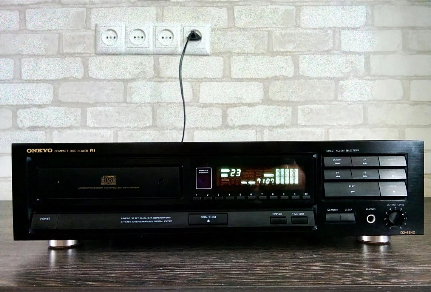 Onkyo DX-6640 Rare Vintage CD Player Digital Output Remote Warranty
