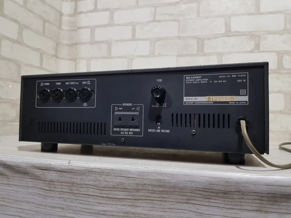 Sharp SM-1144H Rare Vintage Stereo Integrated Amplifier Tested Working