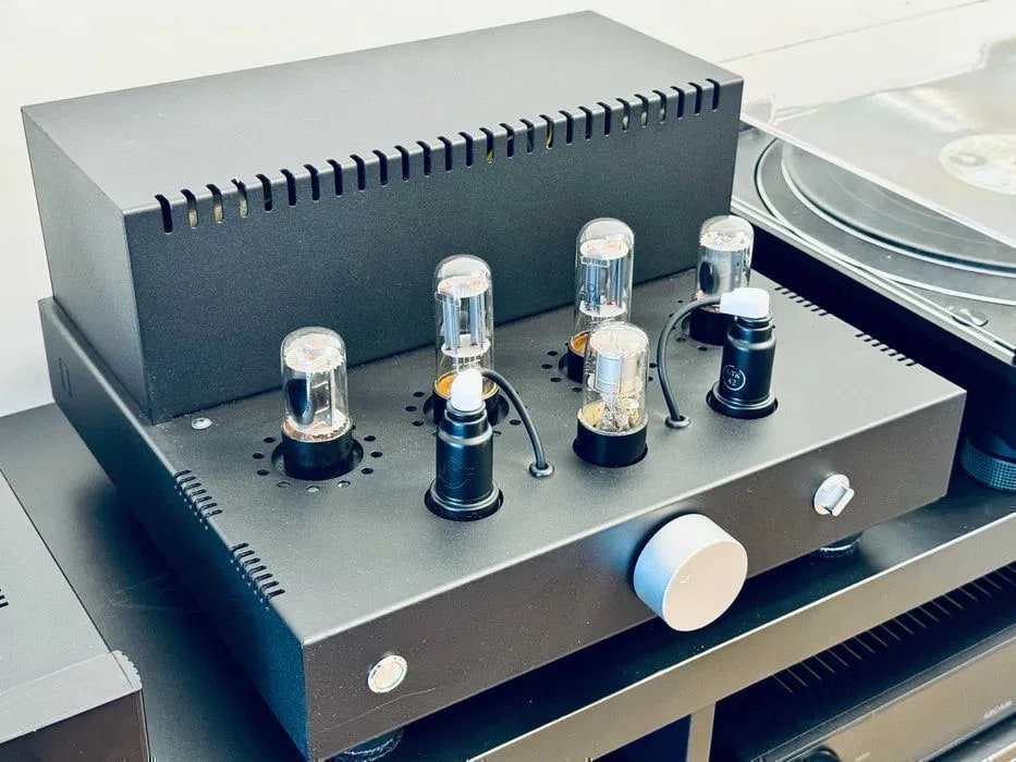 LinuxManiac / Дмитро Афанасьєв Tube Amplifier 6AU5GT Class A  2 x 7 W Rare New