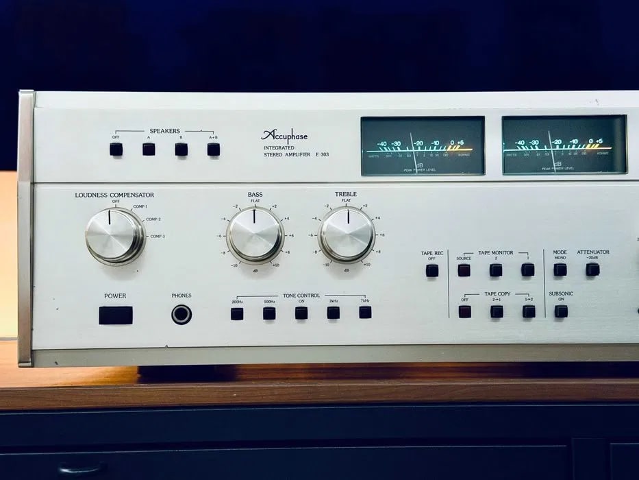 Accuphase E-303 Rare Vintage Integrated Amplifier Serviced Warranty Stereo