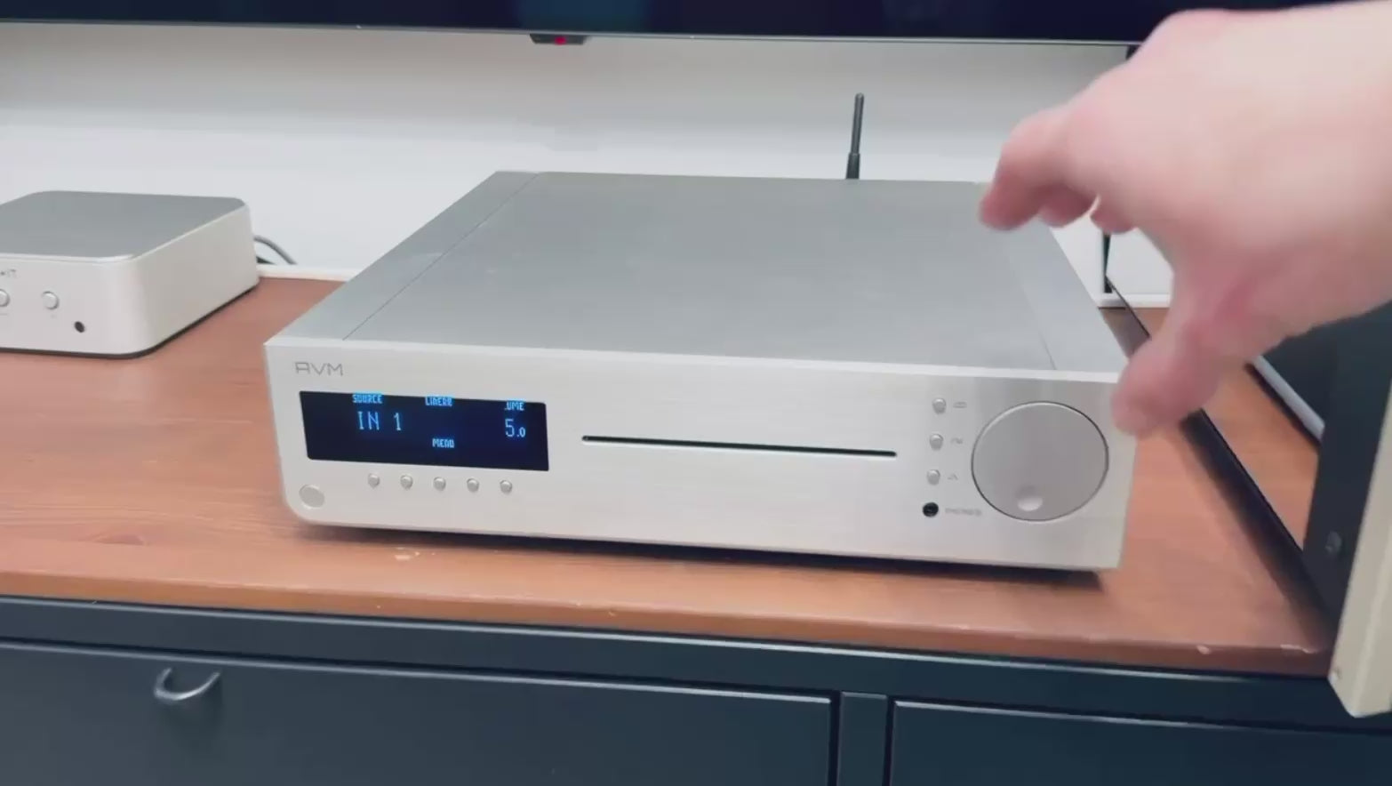 AVM CS 2.2 Rare Vintage Network CD Receiver Amplifier  Warranty  Streamer