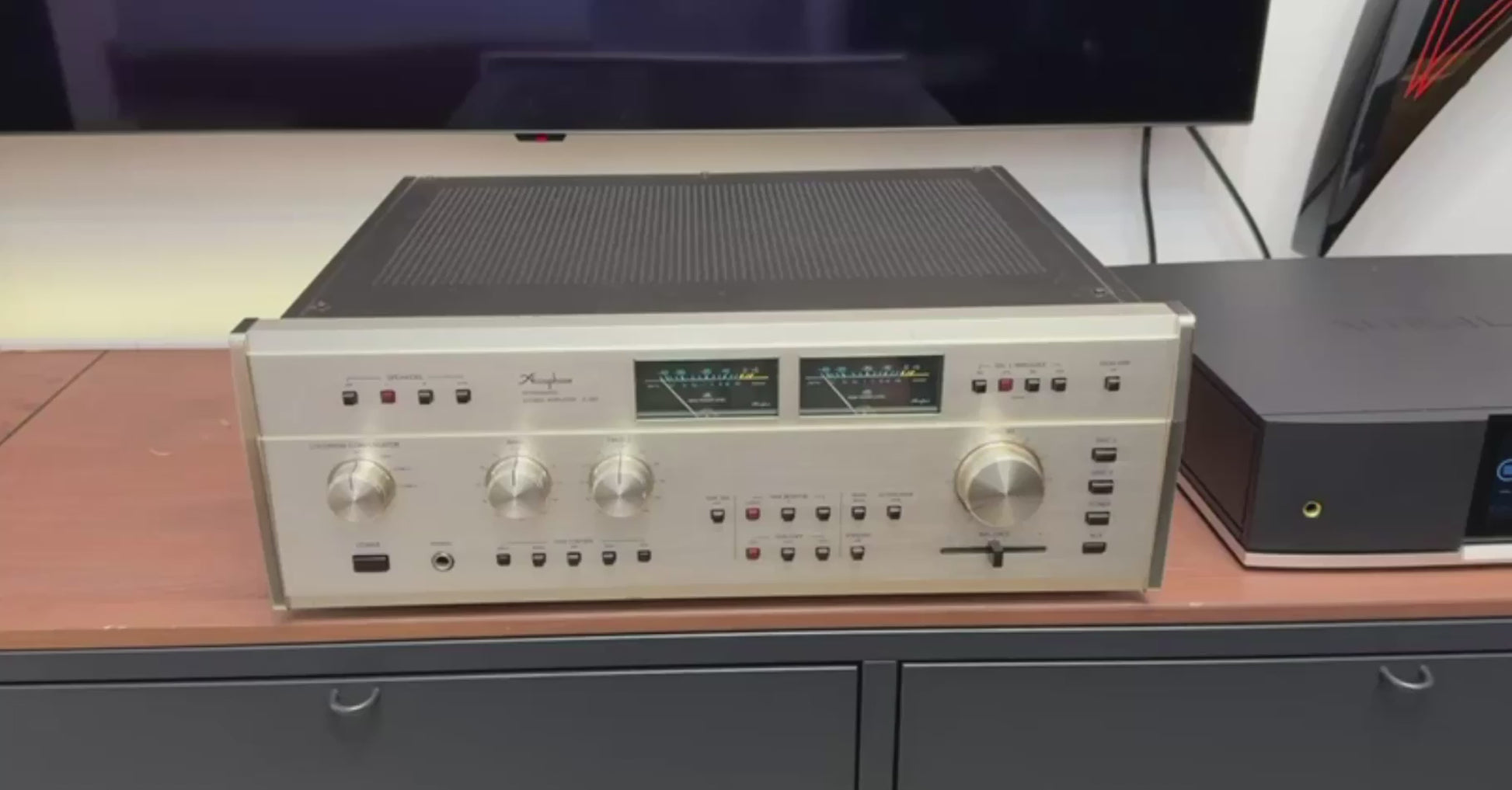 Accuphase E-303 Rare Vintage Integrated Amplifier Serviced Warranty Stereo